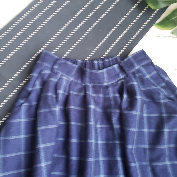 Modcloth| Breathtaking Tiger Lilies Midi Skirt Tartan Navy Plaid Size Small - Picture 3 of 9